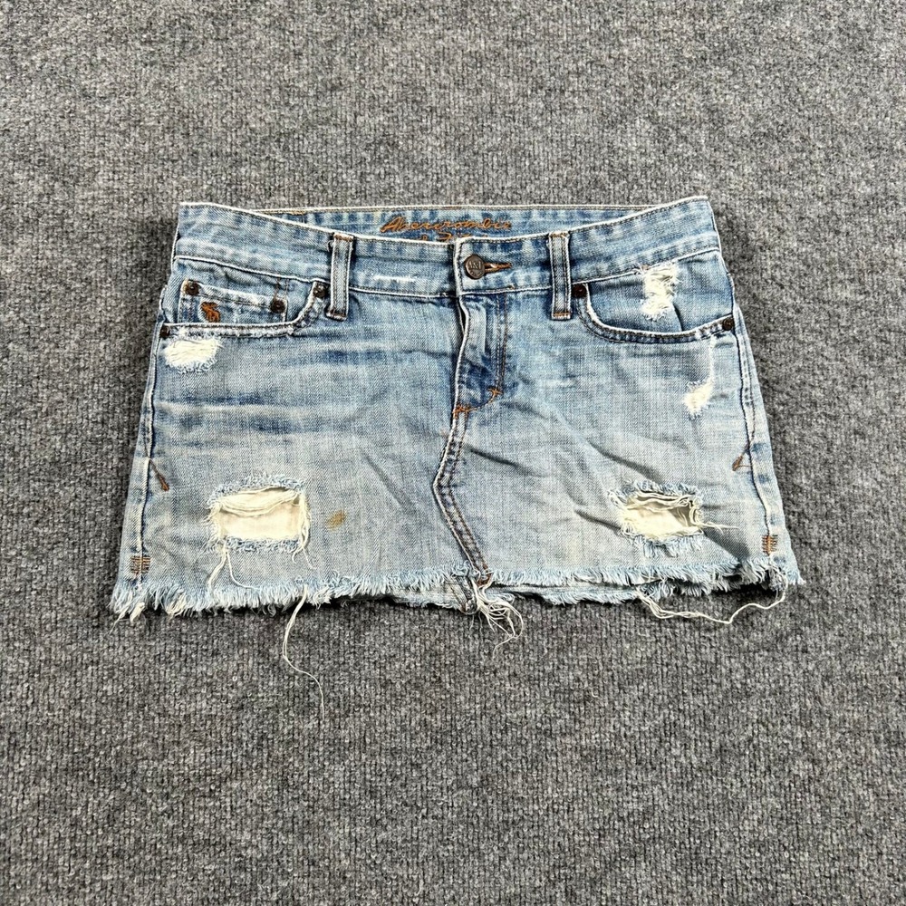 Abercrombie & Fitch Skirt Womens Size 0 Light Wash Distressed Denim Mini Frayed
